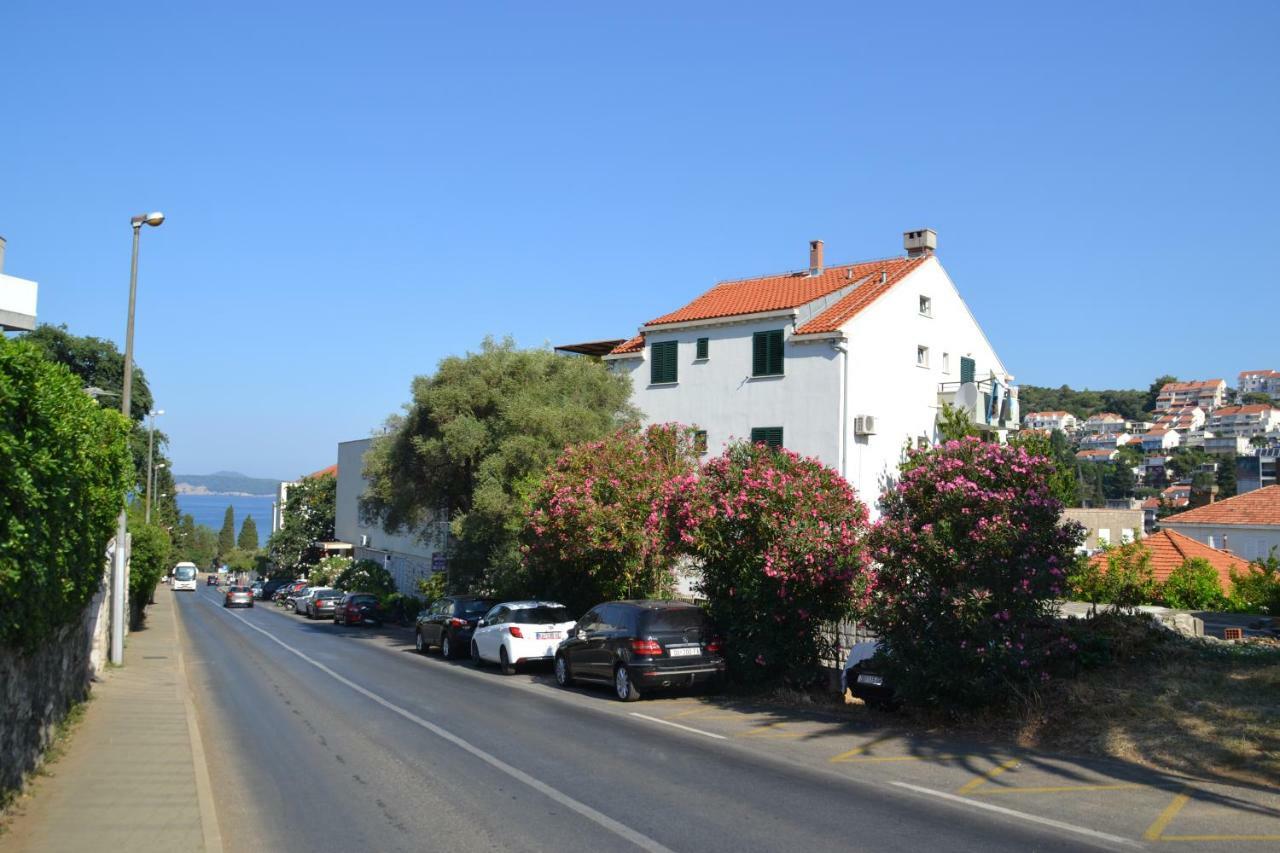 Vukosav Family Apartments And Rooms Dubrovnik Exterior photo