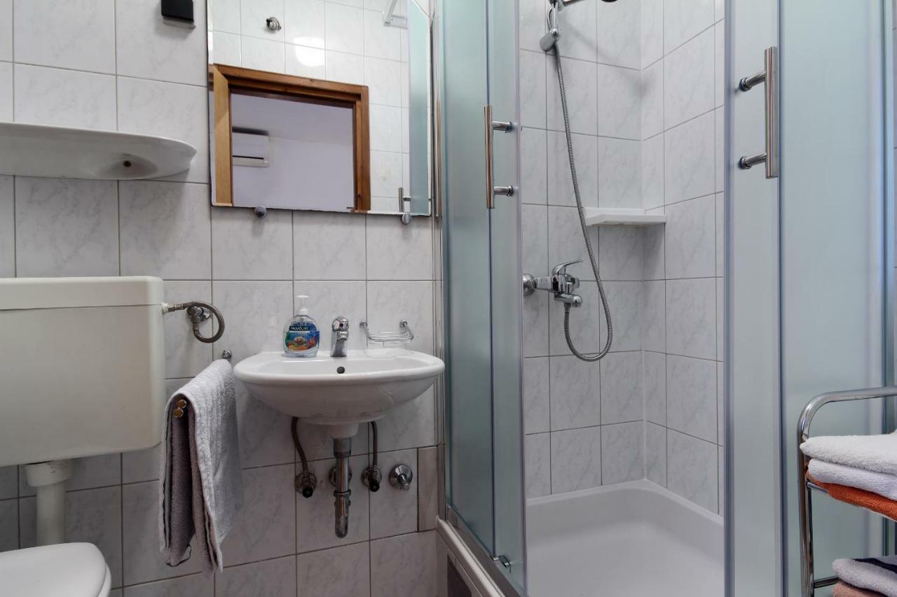 Vukosav Family Apartments And Rooms Dubrovnik Exterior photo